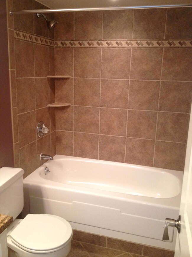 555 STUDIO SHOWER