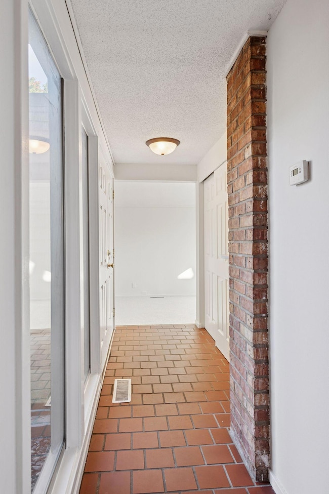 6305 Colony Way - Spacecrafting - 0007.jpg