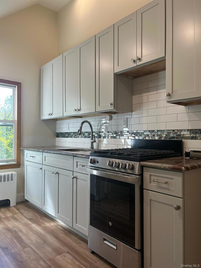 42 Park Ave unit 3, Suffern, NY 10901 - photo 5