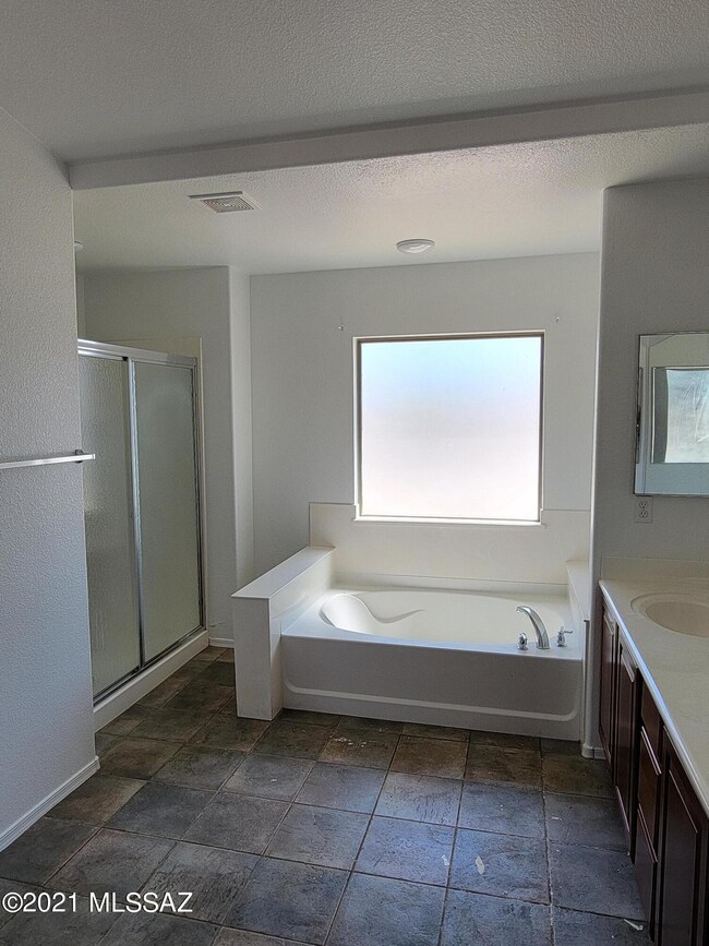 6490 CEDAR MASTERBATH