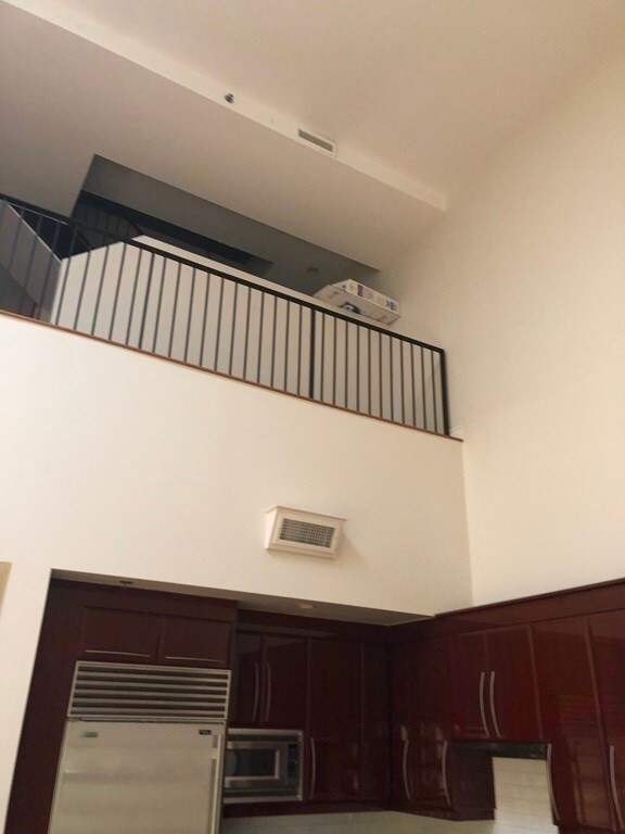 2420 Beacon St unit PH5, Chestnut Hill, MA 02467 - photo 2