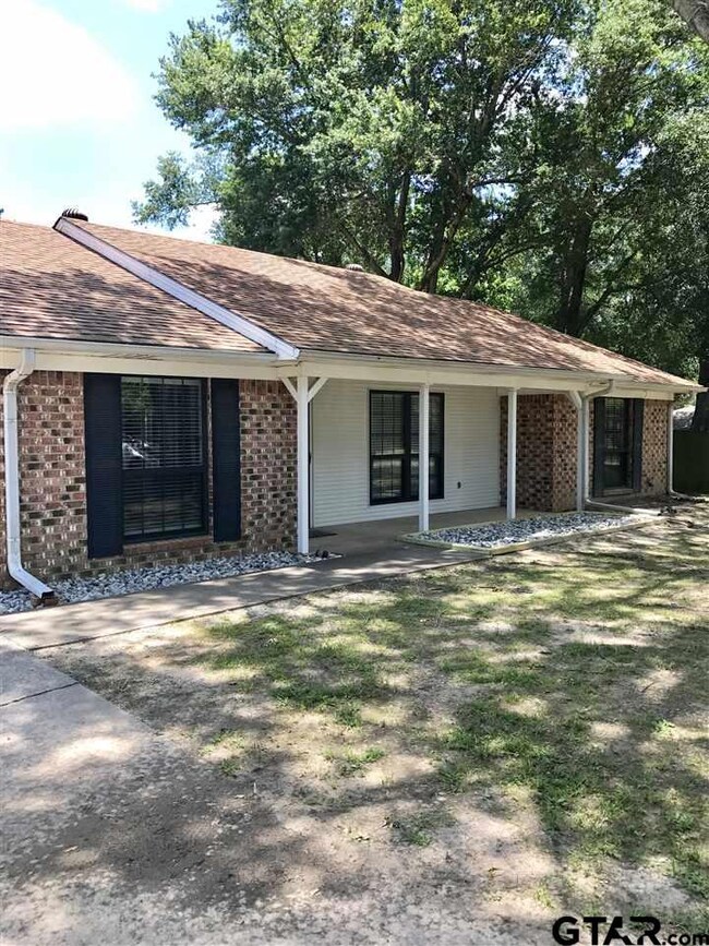 1725 1725 Angy Dr, Tyler, TX 75703 - photo 2