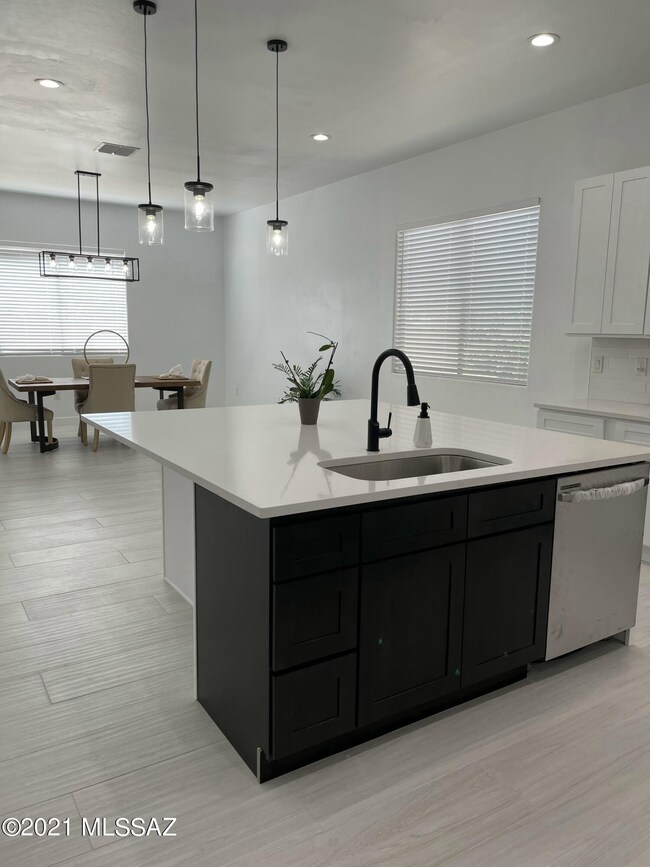 5164 E Park Vista Dr, Tucson, AZ 85756 - photo 4