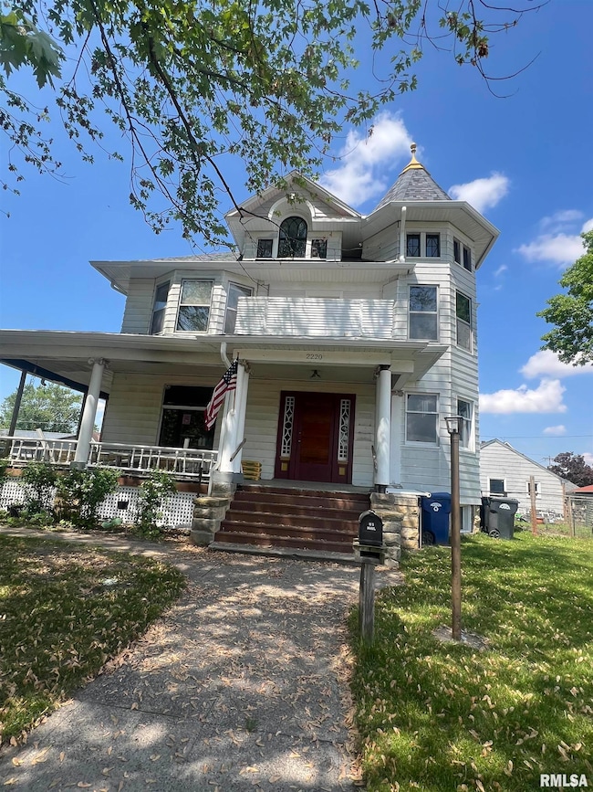 2220 Roosevelt St, Clinton, IA 52732 - photo 2