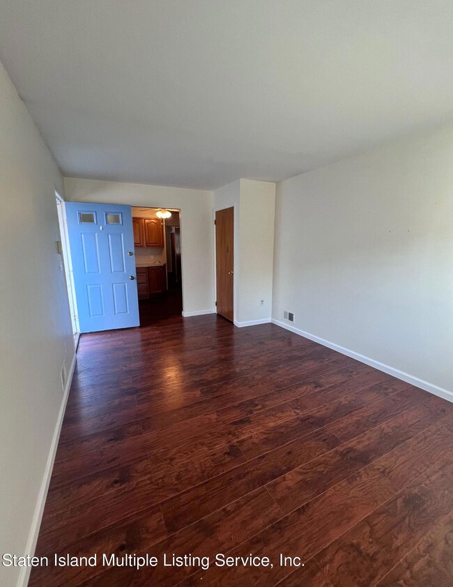 10 Rose Ln, Staten Island, NY 10312 - photo 2