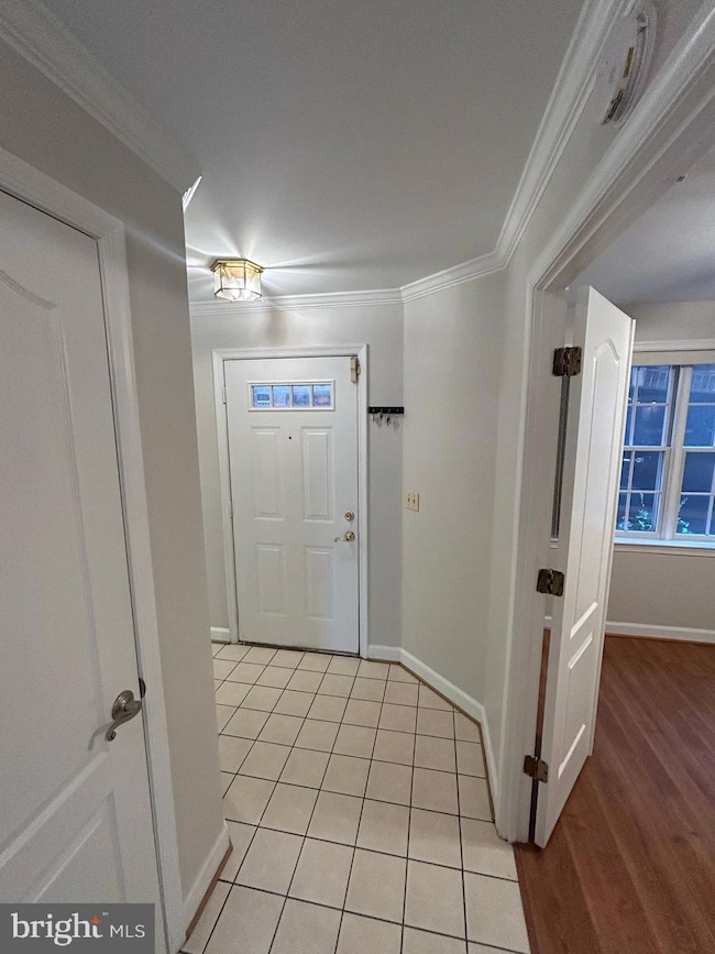 6924 Fairfax Dr unit 140, Arlington, VA 22213 - photo 2