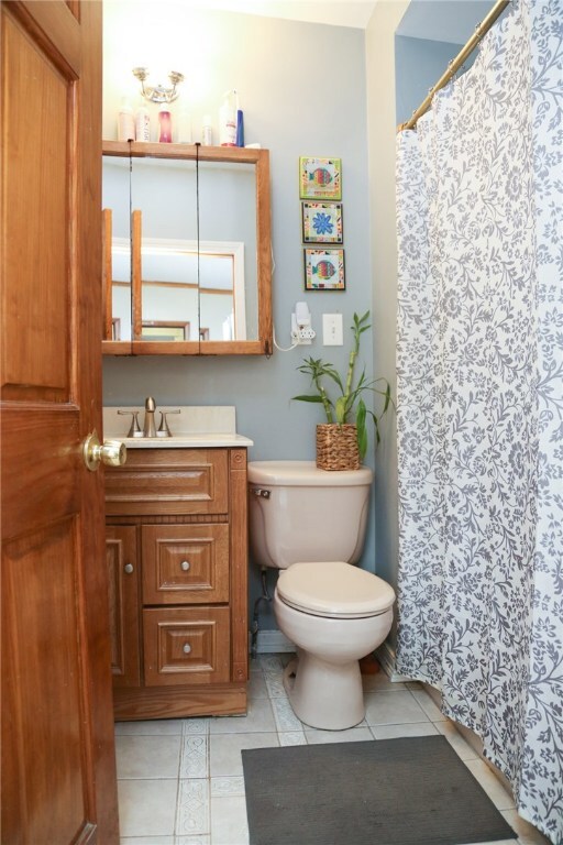 43 Larch St, Pawtucket, RI 02860 - photo 4