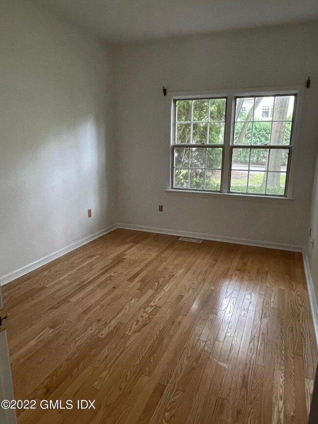 51 Old Kings Hwy unit 2, Old Greenwich, CT 06870 - photo 6