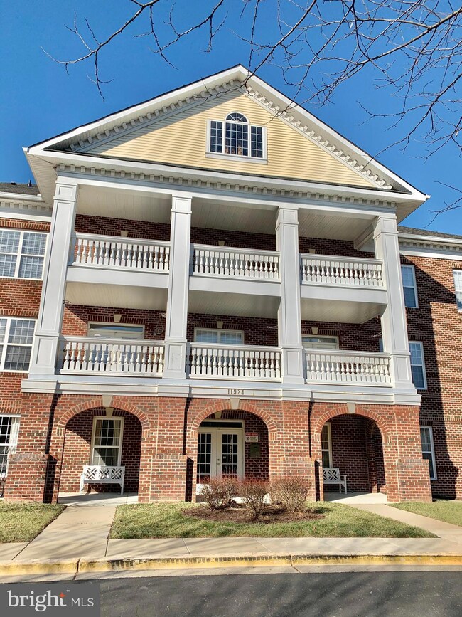 11924 Darnestown Rd, Gaithersburg, MD 20878 - photo 2