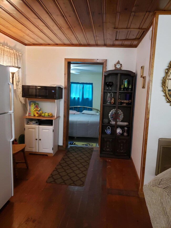 Kitchen to bedroom 1