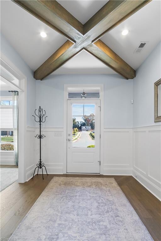 A lovely entry with beam details