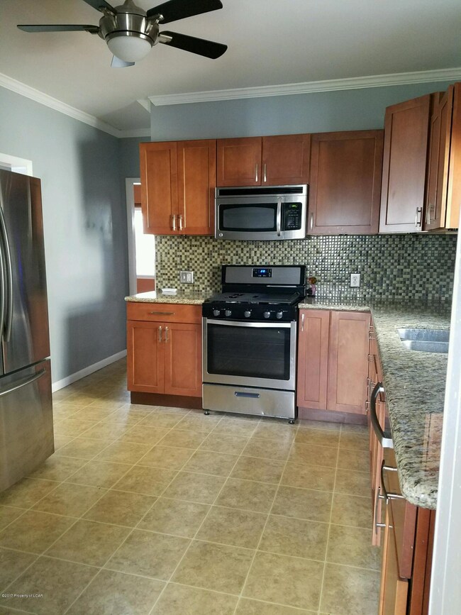 48 2nd Ave, Kingston, PA 18704 - photo 2