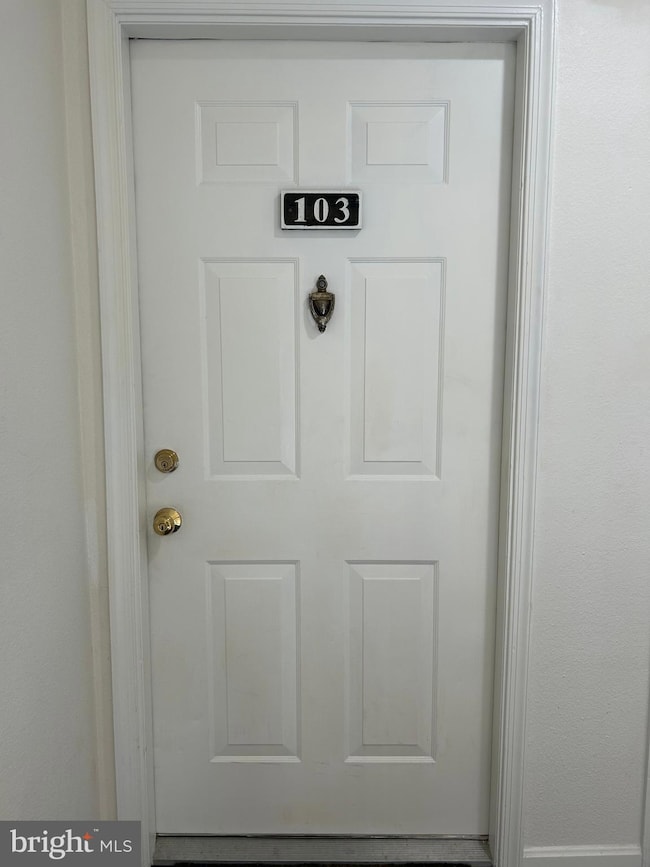 660 Gateway Dr SE unit 103, Leesburg, VA 20175 - photo 2