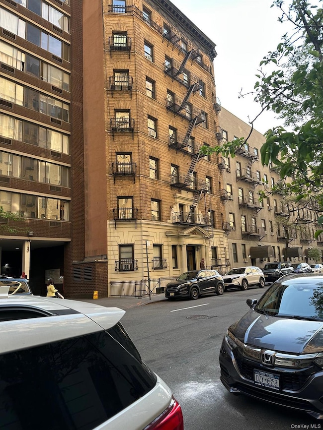 342 W 56th St unit 1F, New York, NY 10019 - photo 2