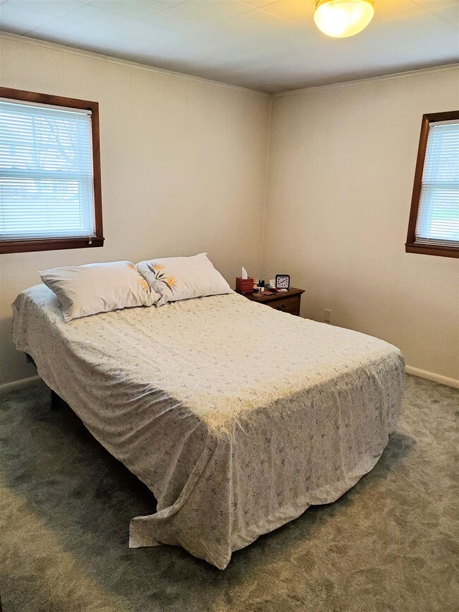 209 N Posey St, Windfall, IN 46076 - photo 6