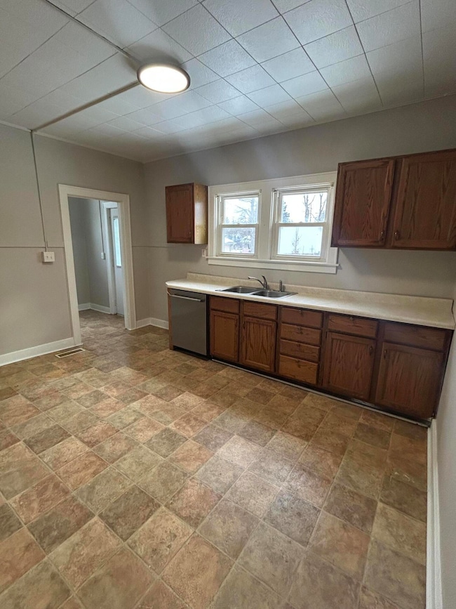 253 S Greenwich St unit 1, Valparaiso, IN 46383 - photo 3