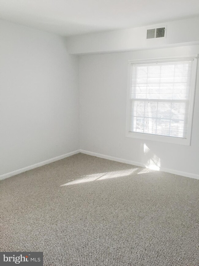 8231G Kings Charter Ln unit 105, West Springfield, VA 22152 - photo 3