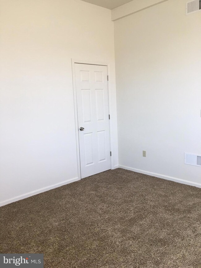 467 Center St unit B (LEFT SIDE), Mount Wolf, PA 17347 - photo 7