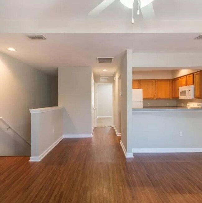 2309 Timber Oaks Ln, Tallahassee, FL 32304 - photo 5