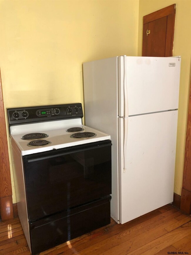 400 Leedale St, Albany, NY 12209 - photo 5