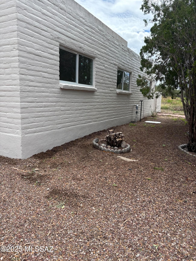 537 N Kino springs side