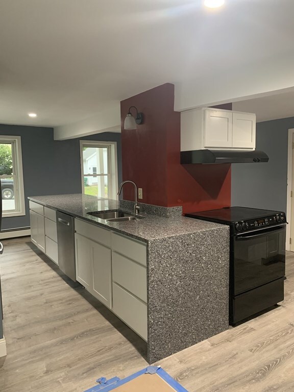 151 Willow St unit 1, Clinton, MA 01510 - photo 3