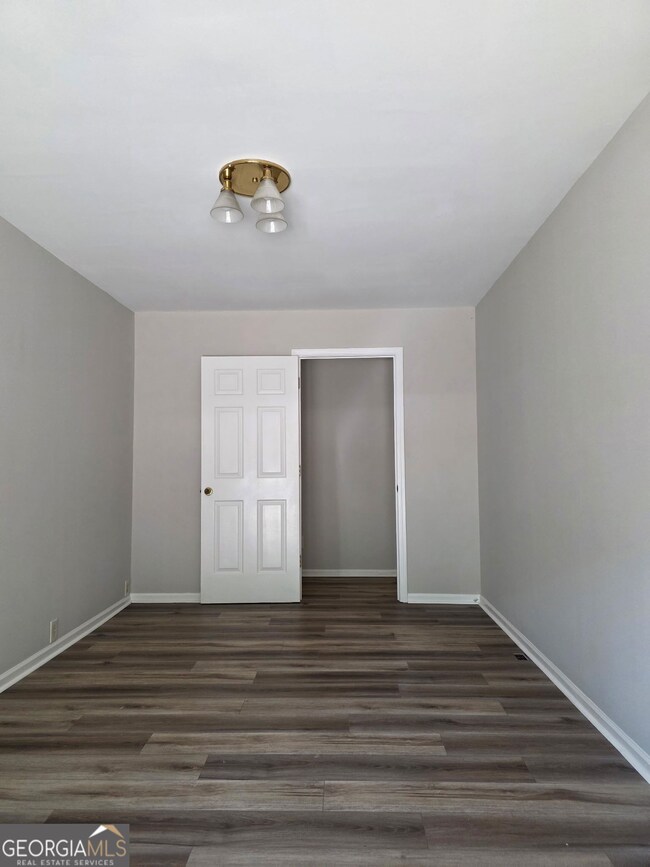 5917 S Deshon Ct, Lithonia, GA 30058 - photo 6