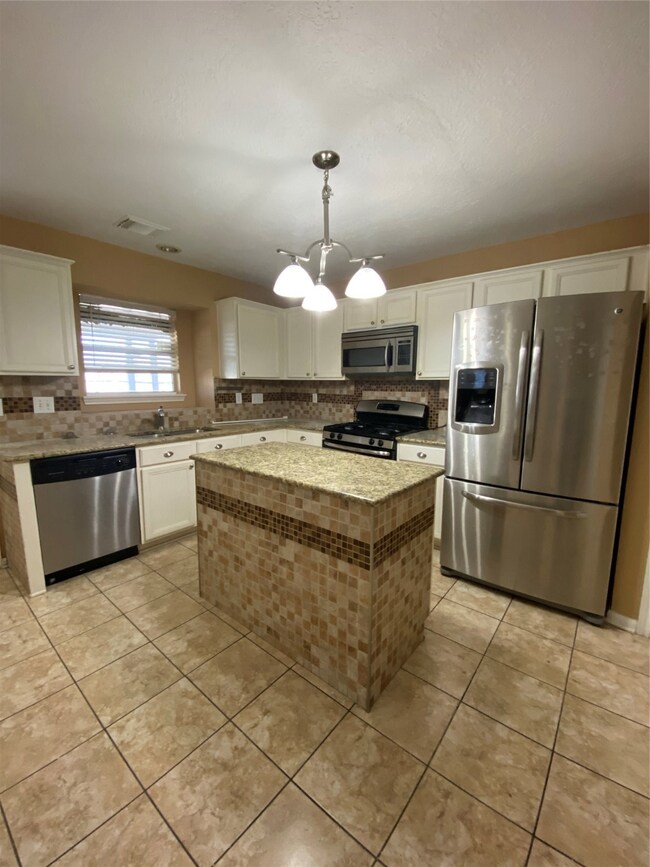 8202 Cienna Dr, Houston, TX 77040 - photo 6