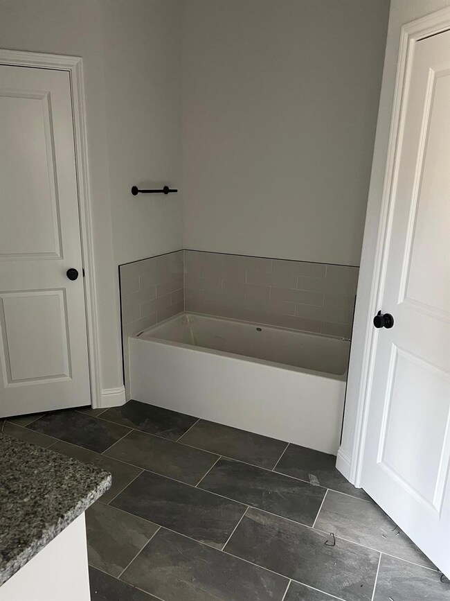 933 Avagail Ave, Springtown, TX 76082 - photo 3