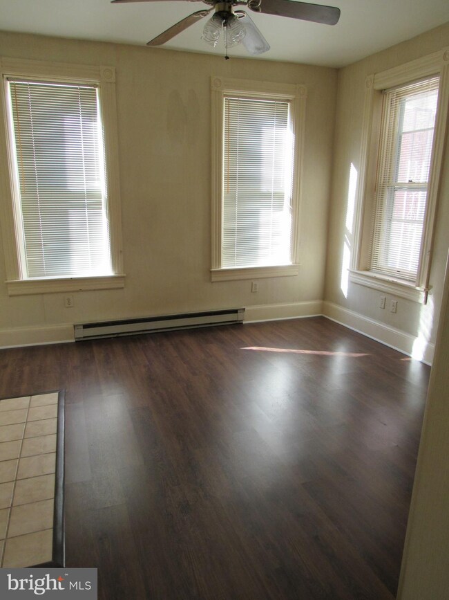 11 S Church St unit 2, Waynesboro, PA 17268 - photo 3