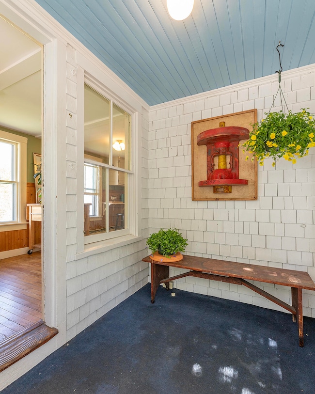 Side entrance Mud room