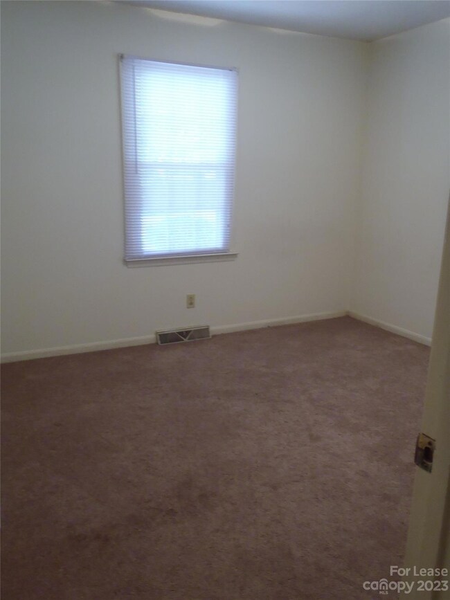 221 Kelly St unit 2, Statesville, NC 28677 - photo 7