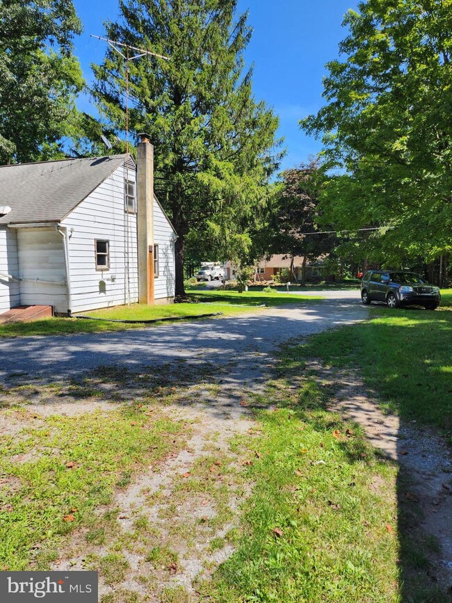 1503 Path Valley Rd, Fort Loudon, PA 17224 - photo 4