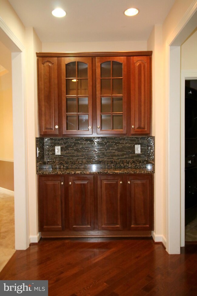 25122 Beach Place, Chantilly, VA 20152 - photo 4