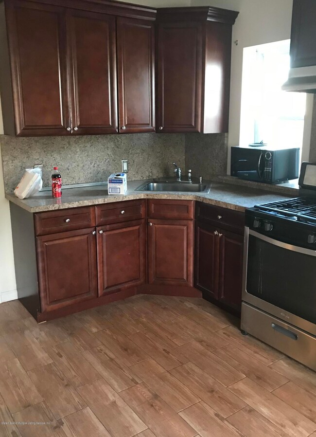 139 Father Capodanno Blvd unit 1, Staten Island, NY 10305 - photo 2