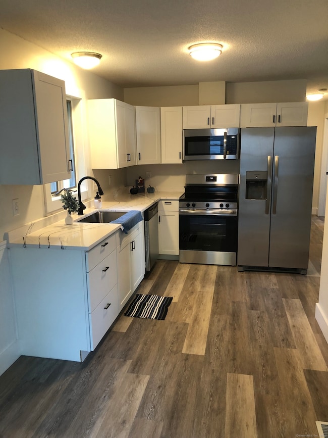 37 Walnut St, Putnam, CT 06260 - photo 2