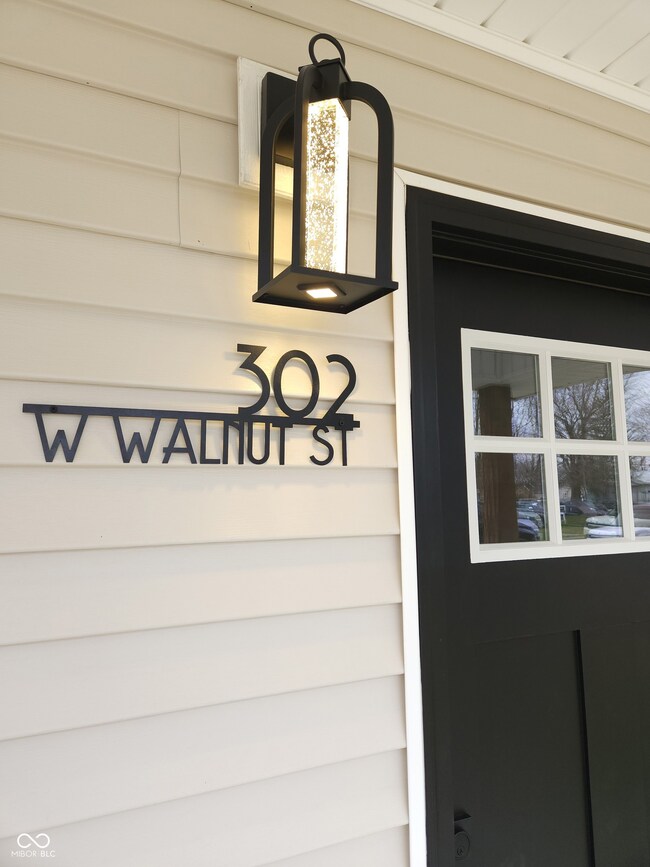 302 W Walnut St, Crothersville, IN 47229 - photo 2