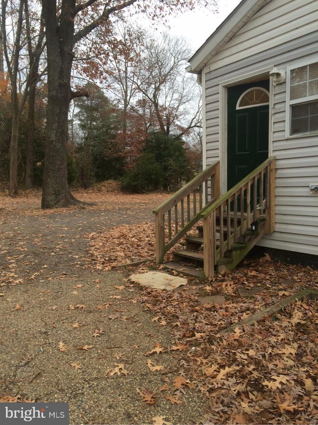 19620 Piney Point Rd, Valley Lee, MD 20692 - photo 2