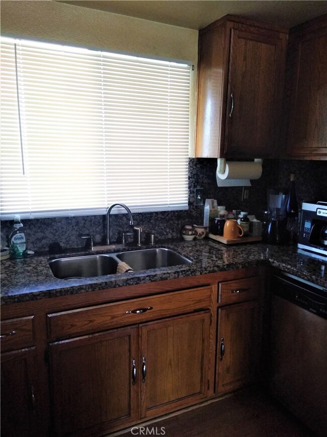 17001 Molino Dr, Victorville, CA 92395 - photo 5