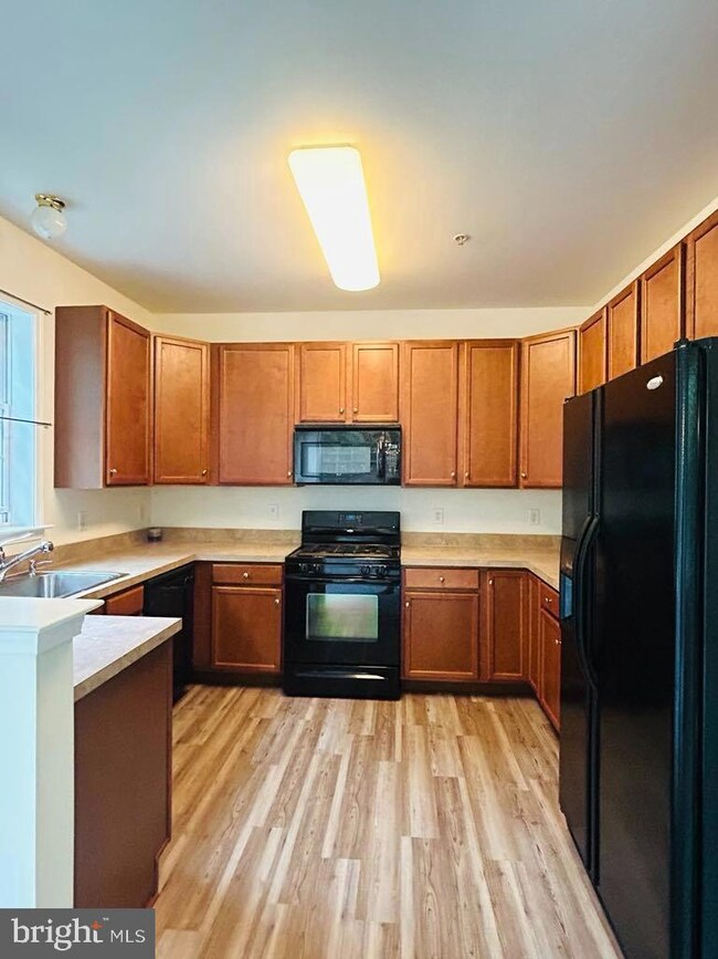 1028 Timberlake Dr unit 1028, Trenton, NJ 08618 - photo 2