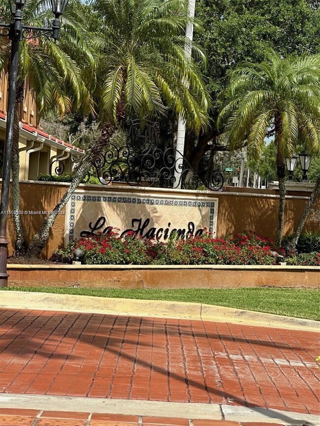 18320 NW 68th Ave unit C, Hialeah, FL 33015 - photo 7