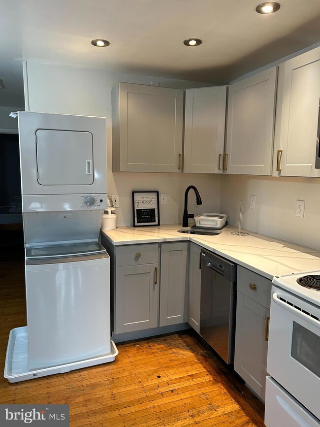 1827 Eutaw Place unit 2F, Baltimore, MD 21217 - photo 5