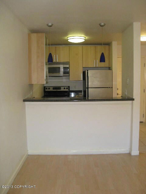 Living to kitchen