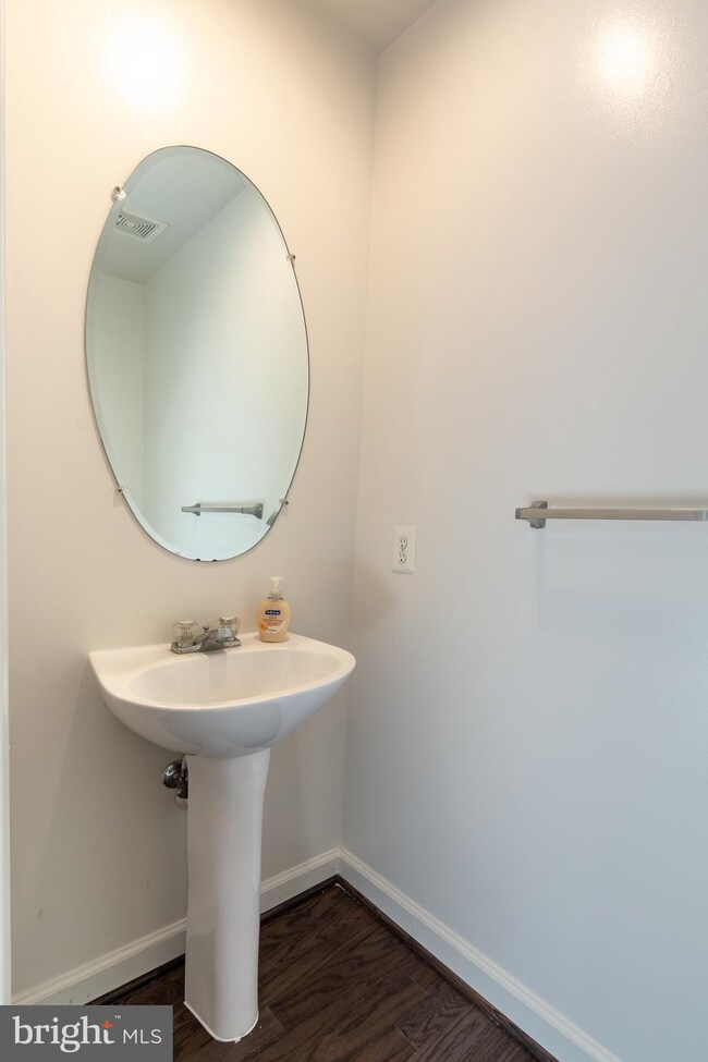 2710 Oak Leaf Ct, Odenton, MD 21113 - photo 6