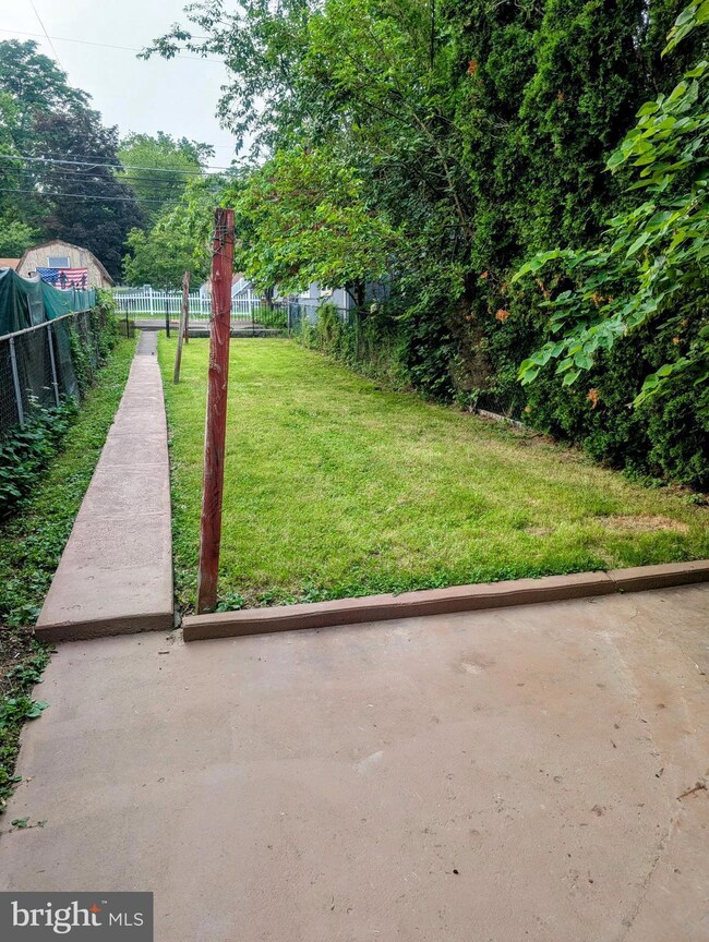 128 W Main St, New Bloomfield, PA 17068 - photo 7