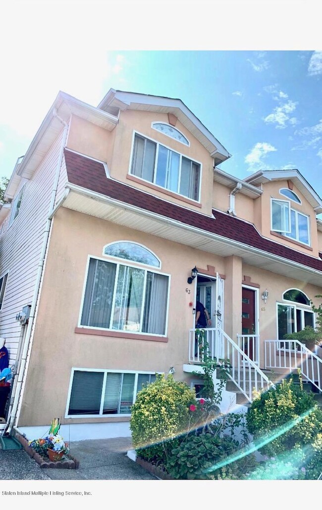 63 Timber Ridge Dr unit 1, Staten Island, NY 10306 - photo 2