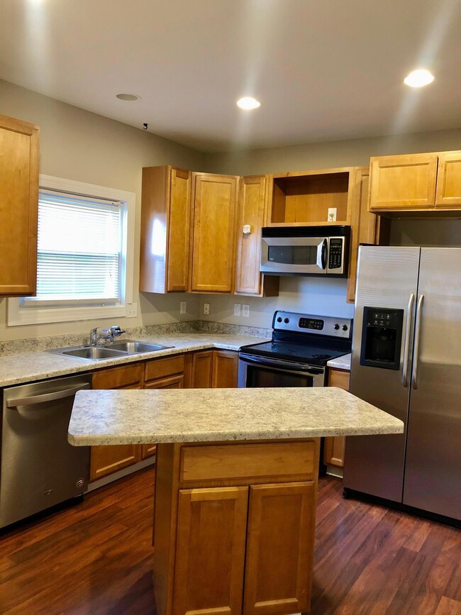 416 Kitchen with Island