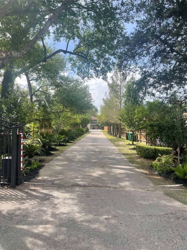 1959 Knoll St unit D, Houston, TX 77080 - photo 2