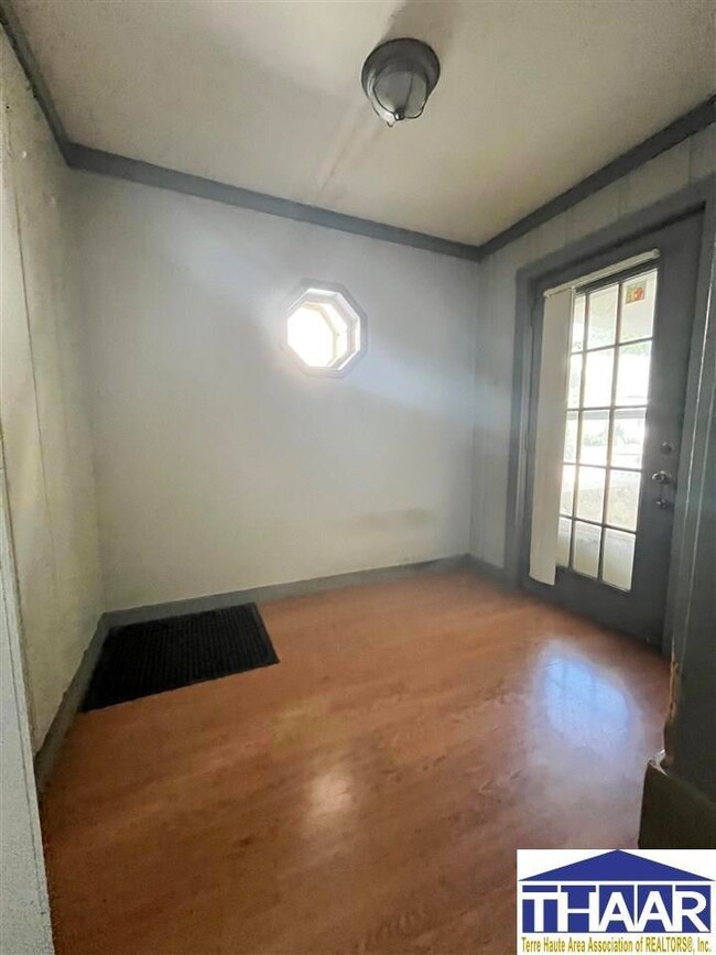 1411 S 4th St, Terre Haute, IN 47802 - photo 4