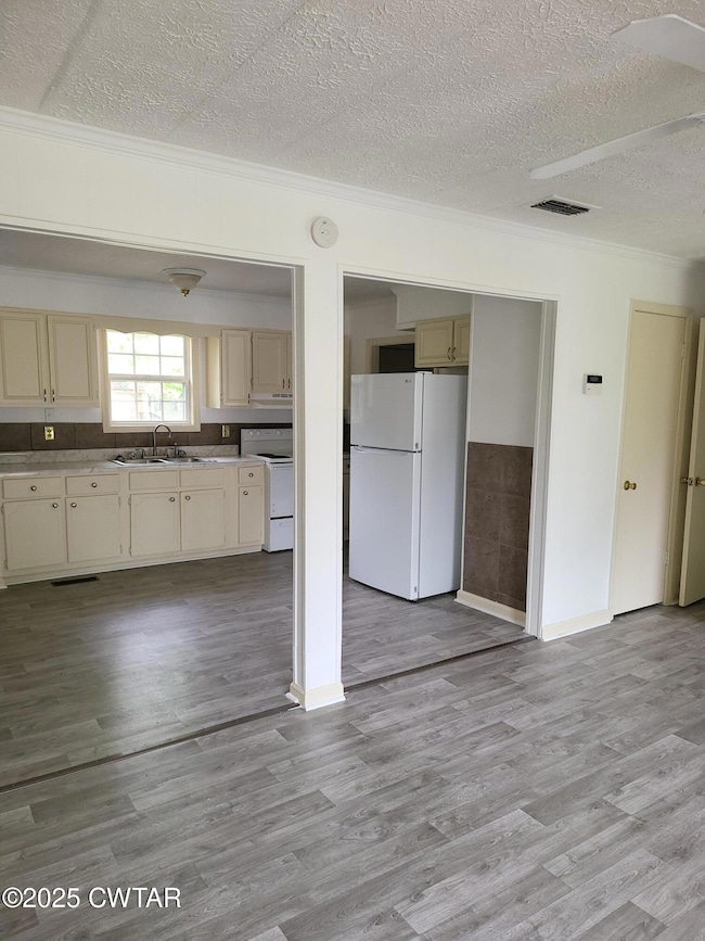 200 Cross St, Bolivar, TN 38008 - photo 3